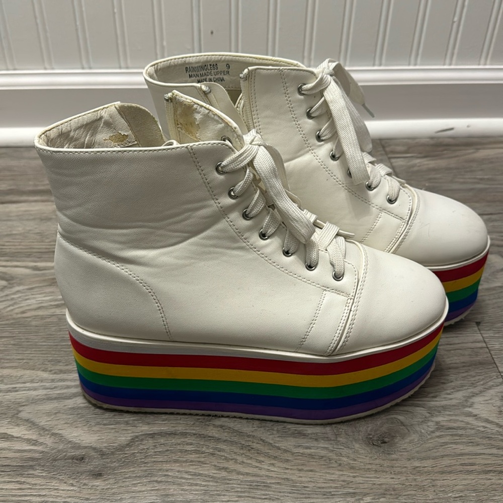 Rainwingless rainbow platforms